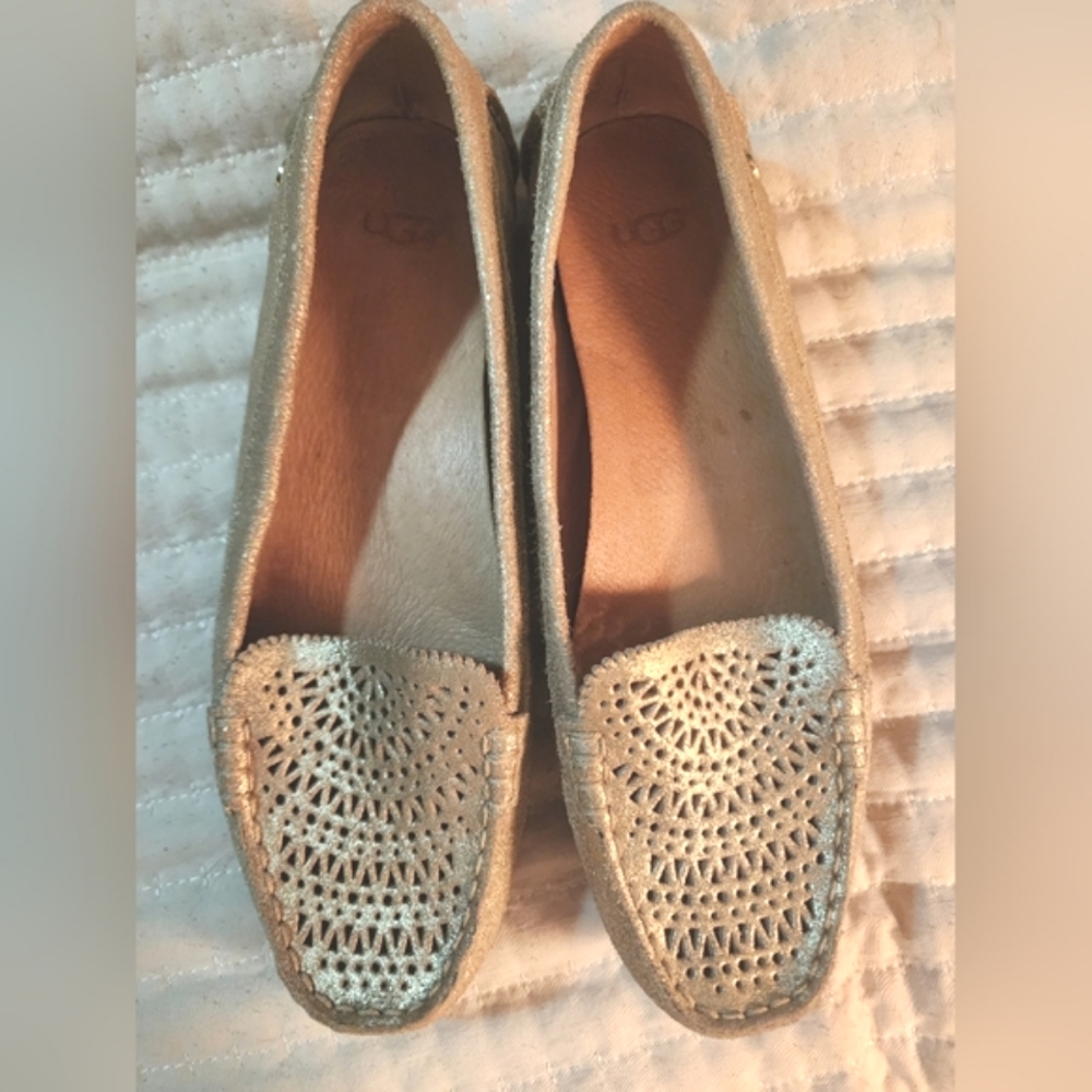 UGG Women Clair Metallic Loafer Gold Shoes Cut Out Slip size 8.